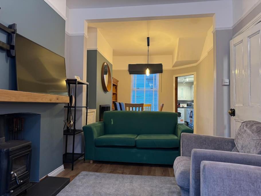 Stylish, Spacious And Central 4 Bedroom House Hébergement de vacances Belfast
