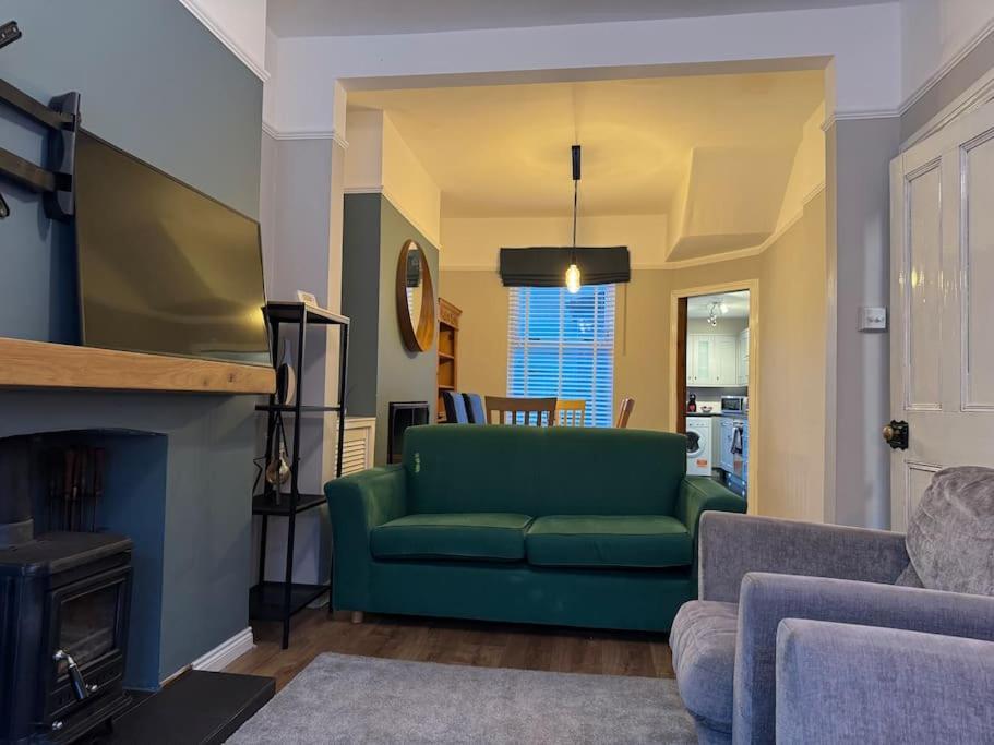 Stylish, Spacious And Central 4 Bedroom House *