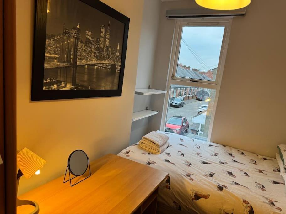 Hébergement de vacances Stylish, Spacious And Central 4 Bedroom House Belfast
