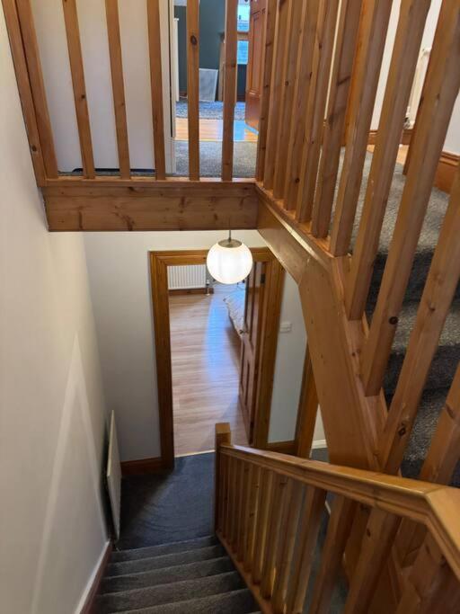 Stylish, Spacious And Central 4 Bedroom House * Belfast