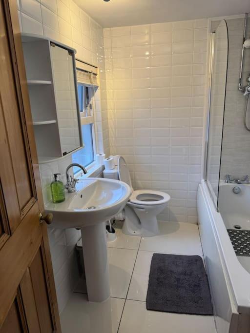 Hébergement de vacances Stylish, Spacious And Central 4 Bedroom House *