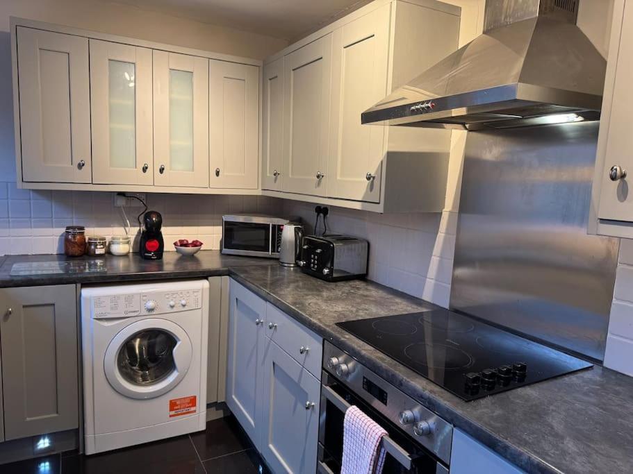 Holiday home Stylish, Spacious And Central 4 Bedroom House Belfast